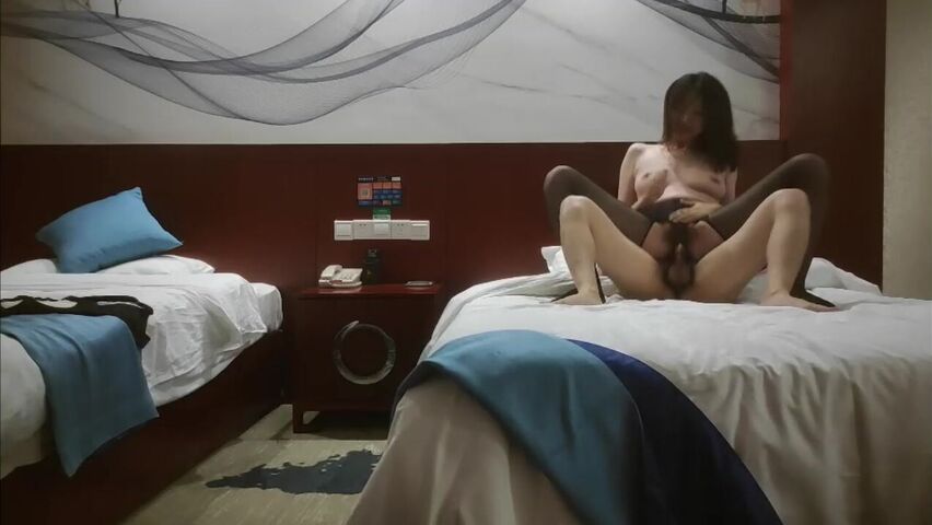 【麻花免费视频】【淫妻出轨】良家收割机专操人妻，黑丝淫娃被情郎搞的欲仙欲死