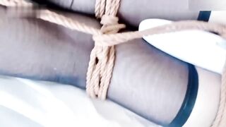 【麻花免费视频】【性窒息，请勿模仿】黑丝全身紧缚，多种器具调教妹妹，叫声可射