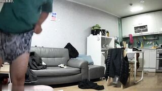 【麻花免费视频】【强操小姨子】肥胖的大佬背着老婆不在家时候与小姨子在家偷情