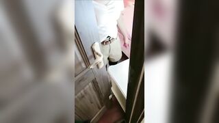 【麻花免费视频】【叔嫂乱伦】趁着哥哥上夜班，强搞独自在家的嫂子