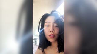 【麻花免费视频】【爱喷水的熟女人妻】抠逼潮喷像水龙头一样，喷个不停