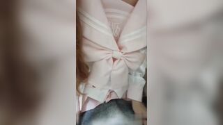 【麻花免费视频】【父女乱伦】趁妈妈不在家爆操萝莉小女儿，嫩逼操的红肿直接内射