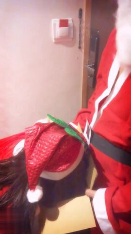 大 尺 度 淫 蕩 有 沒 有 人 希 望 我 把 自 己 包 起 來 寄 到 房 間 做 你 專 屬 的 聖 誕 女 郎 呢