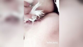 大 尺 露 臉 超 羞 恥 慎 入 無 套 特 寫 肉 棒 塞 進 小 菊 絕 不 冷 場 各 種 淫 蕩 表 情 特 寫 最 後 精 液 灌 滿 菊 花 整 個 流 出