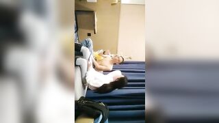 老哥探花約了個顔值不錯白衣妹子賓館開房啪啪.