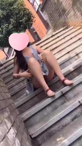 國 産 TS系 列 妩 媚 的 張 思 妮 與 夫 妻 商 場 露 出 啪