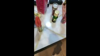 春药大师【晓可耐】风骚少妇点评各种神油、伟哥、玛卡、催情药，亲自试吃后受不了，叫个美团外卖，自慰勾搭，无套插入，看来春药效果不错