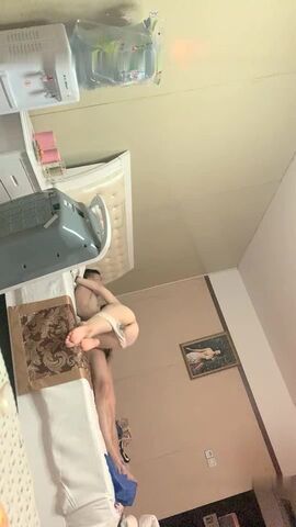 老哥大保健找了个扎着辫子大奶妹子TP啪啪 按摩乳推扣大力猛操非常诱人