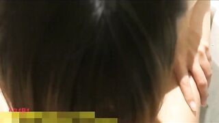 酒吧高颜值性感美女服务员经常光顾生意混熟后顺利约到酒店啪啪,洗澡时先在浴缸里干