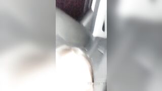 奶茶妹周末休息和干部模样的干爹去购物开车到偏僻的路边车震哈哈还自称口爆专业户