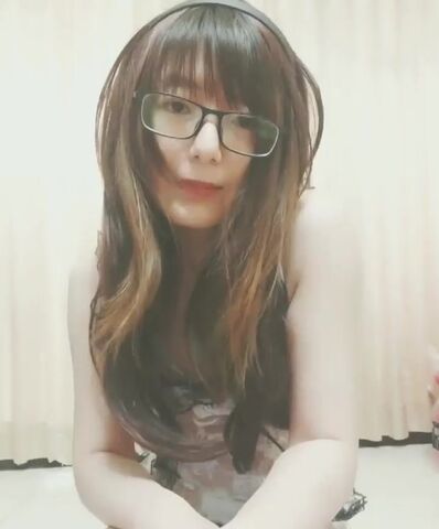 不 會 做 家 事 只 會 性 服 務 的 女 僕 會 不 會 嫌 棄 人 家 呢 哈 哈