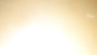 喜歡硬雞雞的清純可愛大學美女不停舔雞雞,直到硬的像個棒槌一樣才讓操