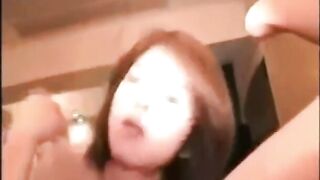 高清无码火腿肠擦入后在换男朋友的吉吉摄的脸上到处都是30分钟