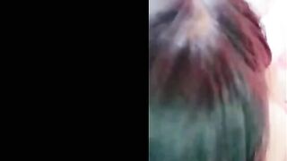 小翘臀撅起来被无套插入，插得喊爸爸淫叫不断，口爆道具都能玩