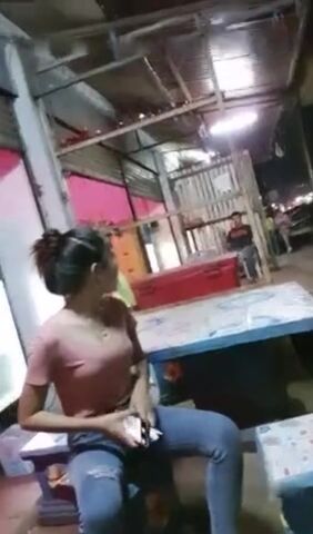 广东修车老司机光头哥《探秘金三角》境外选妃 40万越南盾操了个清纯小妹妹 超TM值