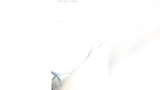 【麻花免费视频】高颜值纤细身材『00后小婊妹』穿露臀黑丝和炮友无套啪啪 要求射脸