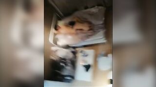 【91约妹达人】偷拍室友跟新泡到的学生妹调情啪啪，身材苗条腿超细，温柔听话口活好，前后夹击插得爽