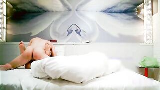 大神素人投稿1月精品大片泰国篇：约啪泰国旅游活泼可爱学生妹,小穴紧致难以进入,疼痛难耐直喊：慢一点.高清版!