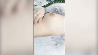 因为疫情大学迟迟没开学寂寞的大学生情侣上完网课到茶园野战捞点零花钱