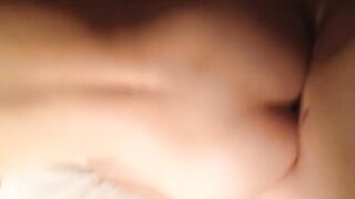 车友的18岁性感女朋友吵架后约我出来喝酒,太漂亮忍不住迷倒奸之